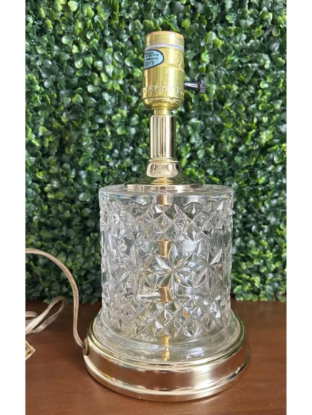 Vintage Daisy Glass Accent Lamp Brass Tone Cottage Table Lamp